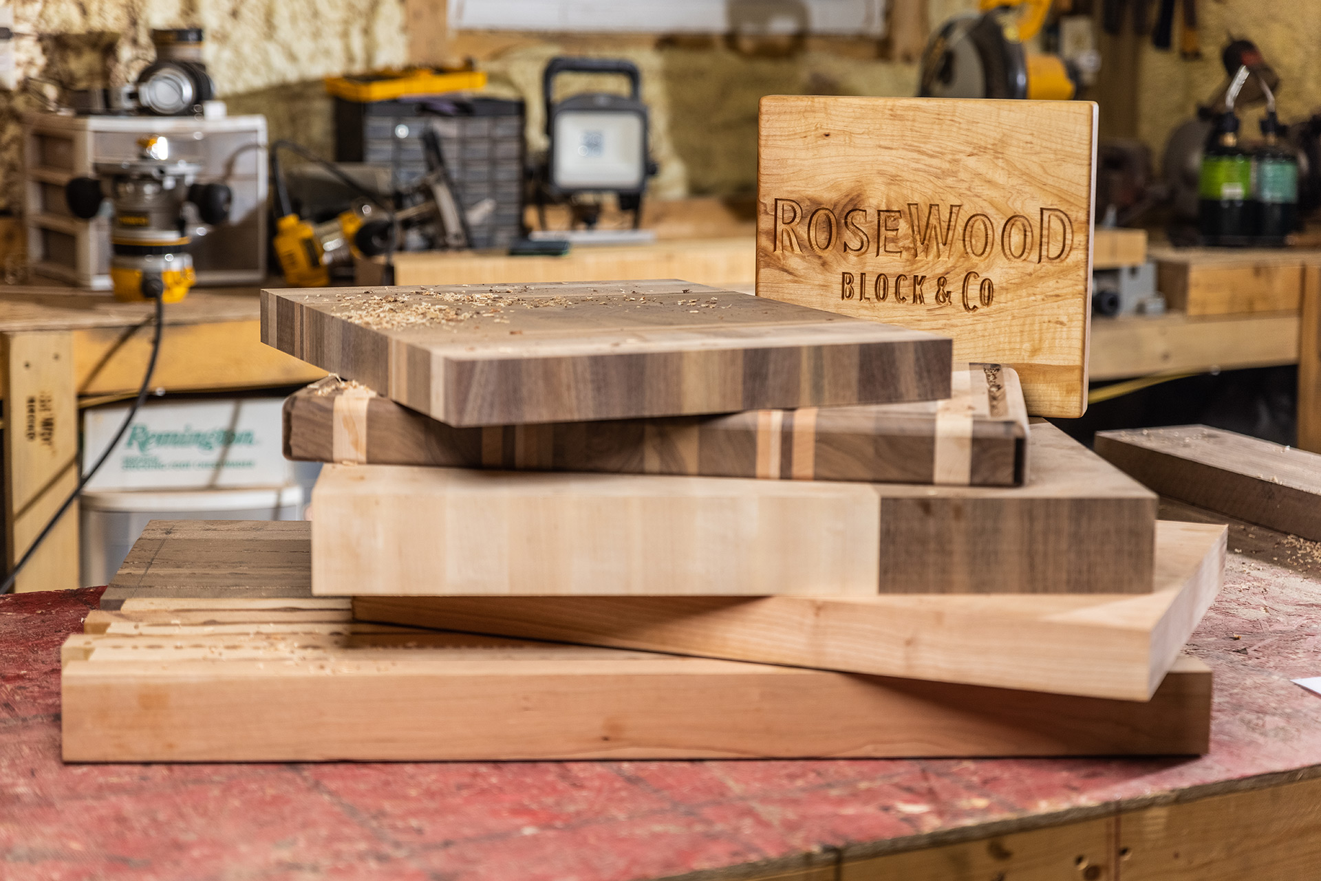 RoseWood Block & Co custom cutting boards. Cutting blocks handmade in the USA. Solid wood cutting board. Solid Wood cutting block